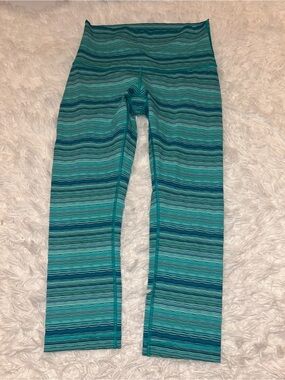 Lululemon Wunder Under Crop Pants leggings blue striped capris woman’s size 8